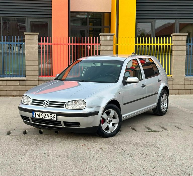 VOLKSWAGEN Golf 2003