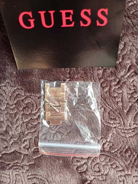 GUESS Дамски часовник - ОТЛИЧНО състояние
