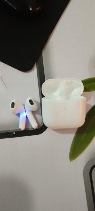 Срочно продается без про водные наушники