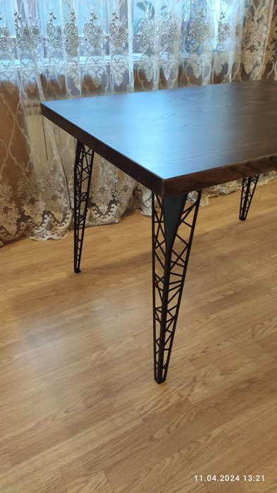 Стол   117х82см.