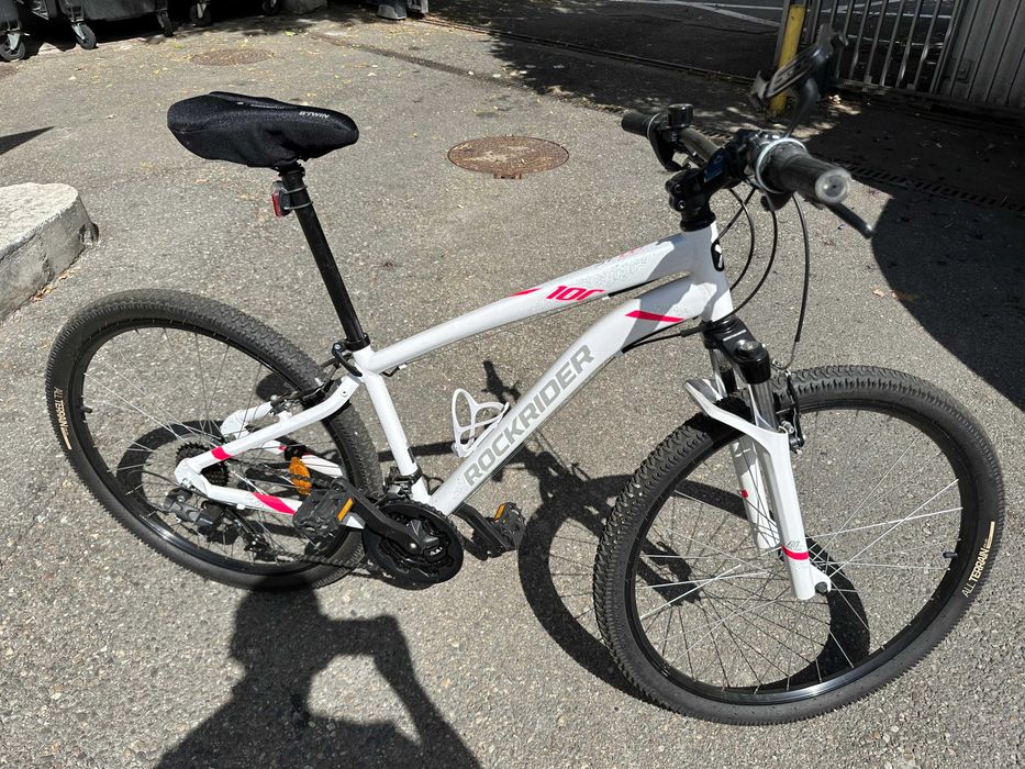 Vând două biciclete Rockrider, în stare impecabilă,