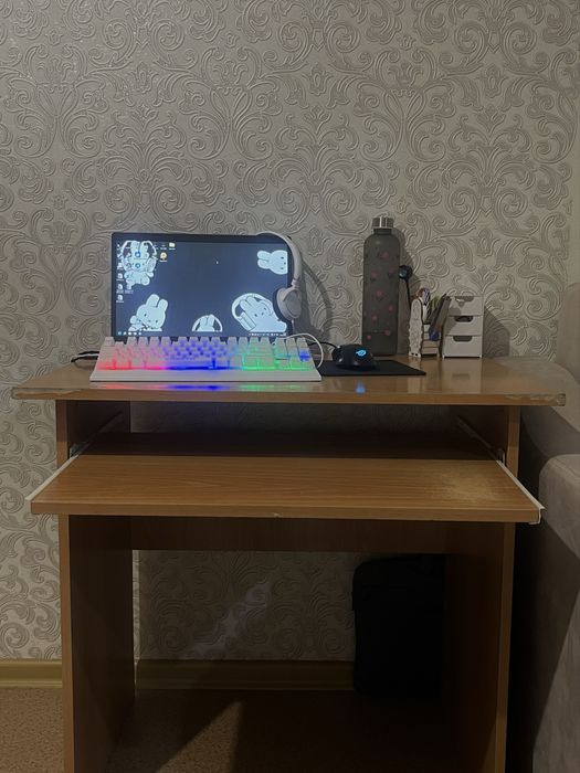 Стол компьютерный, 80,5х60,5см