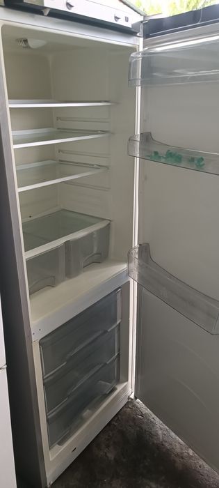 Продам холодильники Атлант и бош