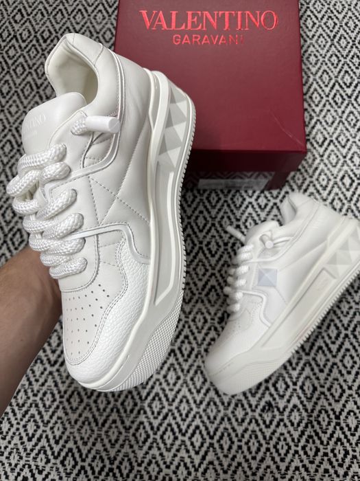 Valentino Garavani one stud xl