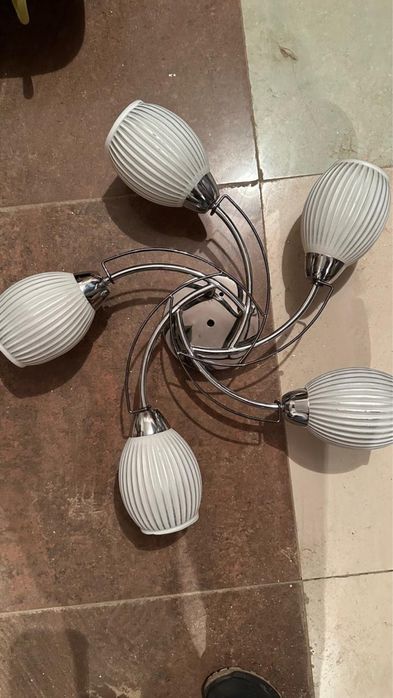Продам люстры недорого !