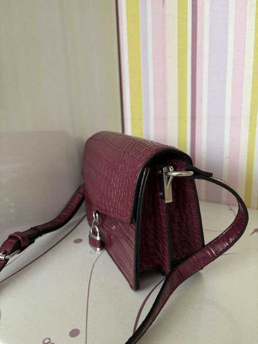 Дамска тъмно червена чанта Stradivarius