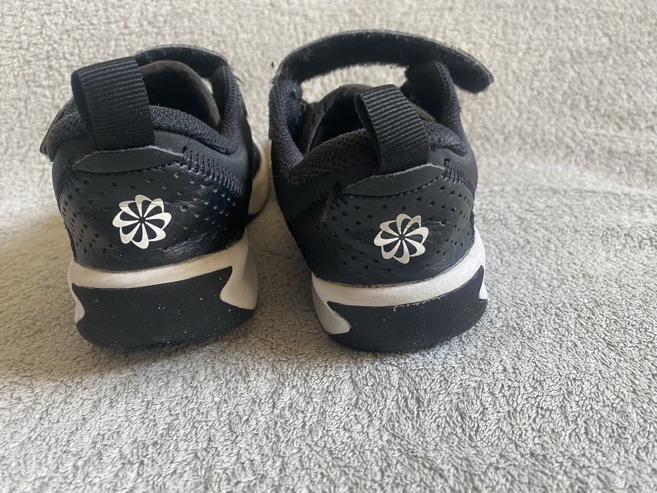 Pantofi sport Nike  nr:31.5.