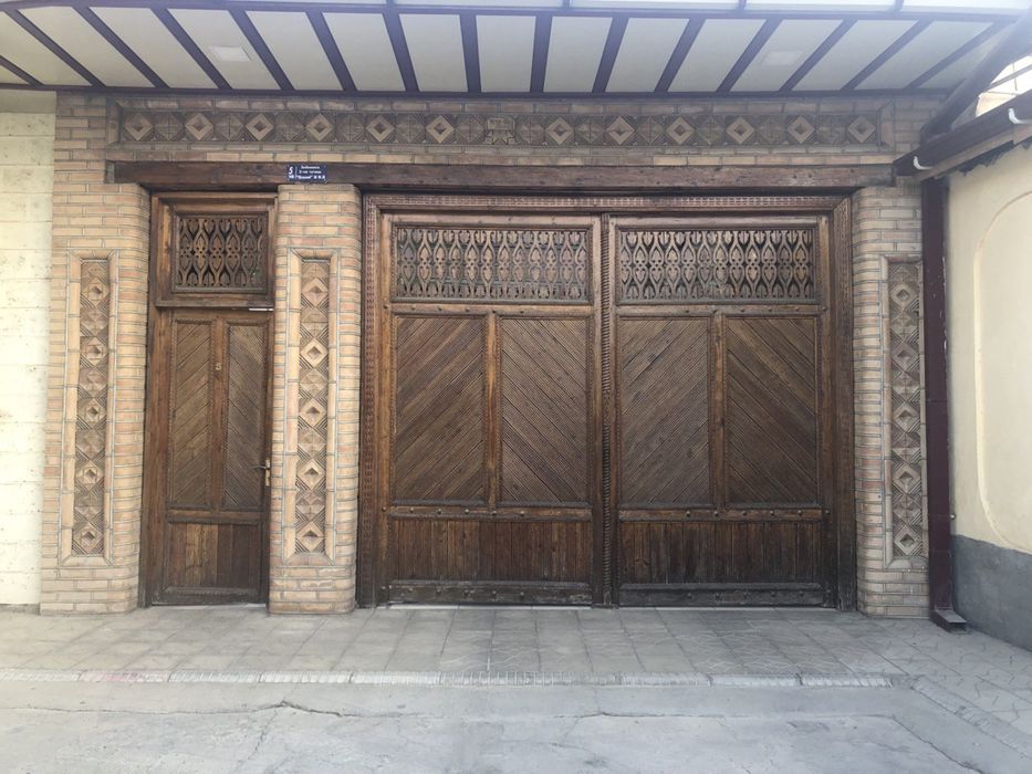 Деревянные ворота. Ёгочдан дарвоза