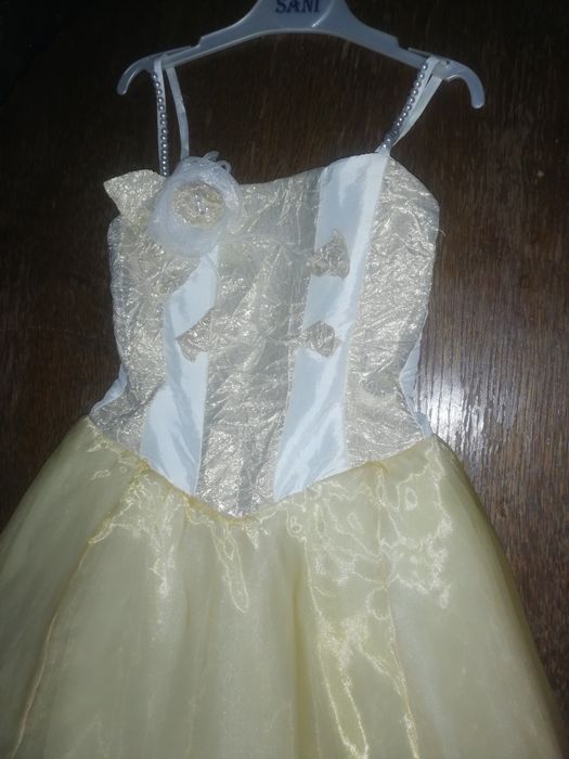 Красивое платье для девочки