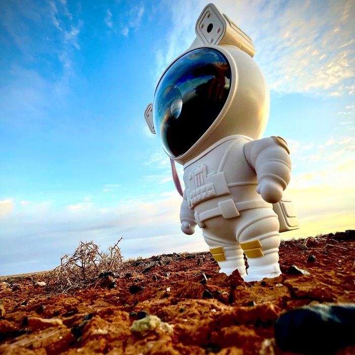 Ночник проектор космонавт звездное небо детский