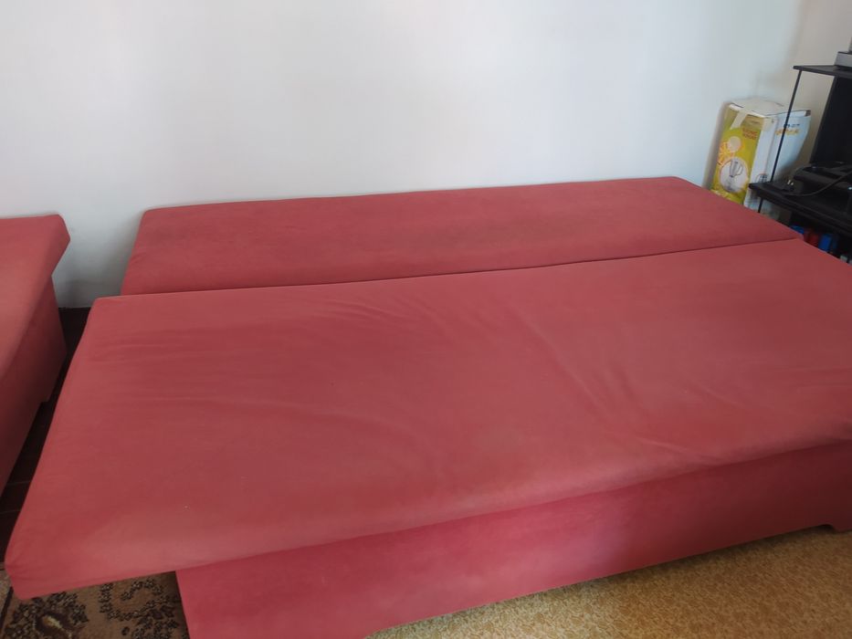 Разтегателен диван спалня