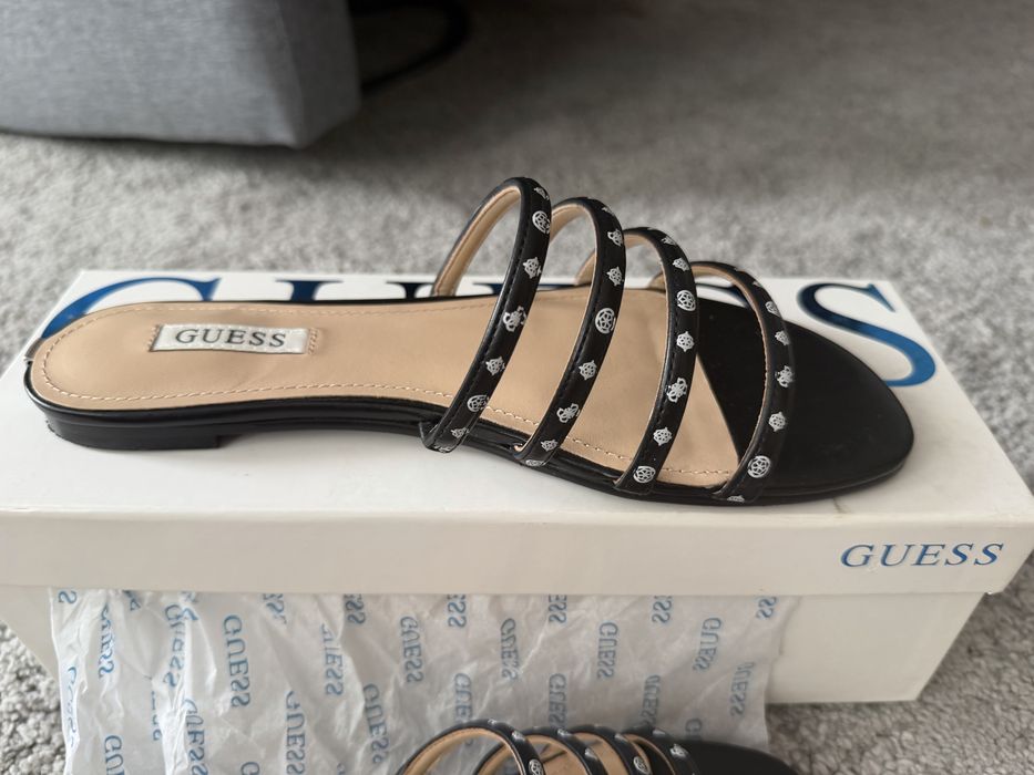 Дамски чехли Guess