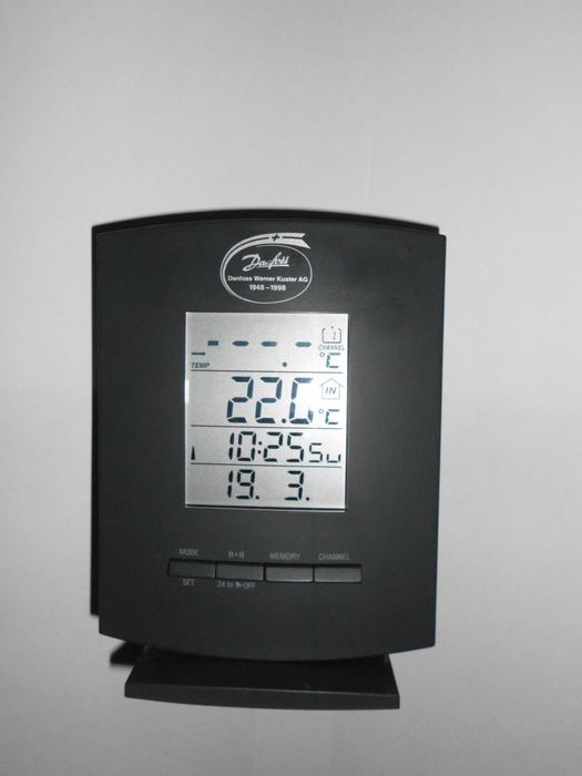 Ceas digital de birou afisaj LCD/data /temp interior - ext/ 2 alarme