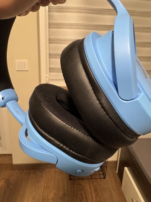 Продавам оригинални безжични слушалки Sony PlayStation PULSE 3D (Sky Blue).