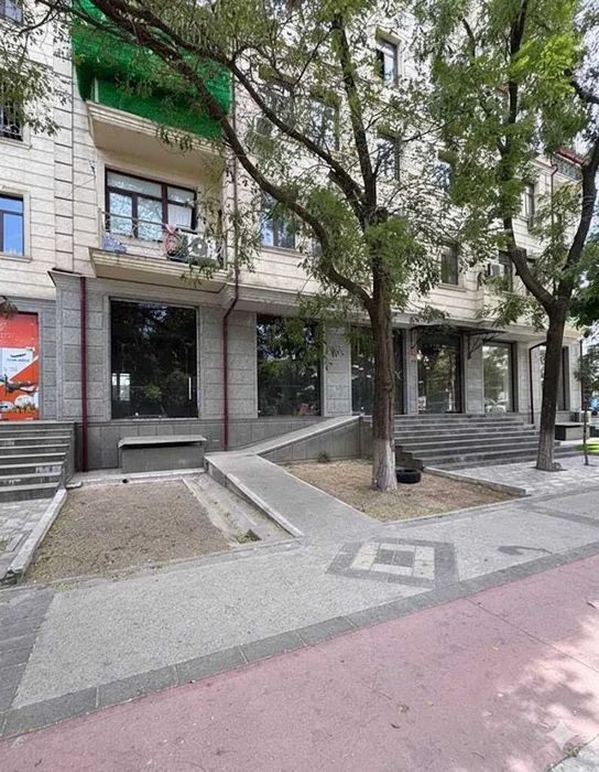 1-линия 1-этаж Аренда помещения 148м новостройка  Жомий базар (ТЛ)