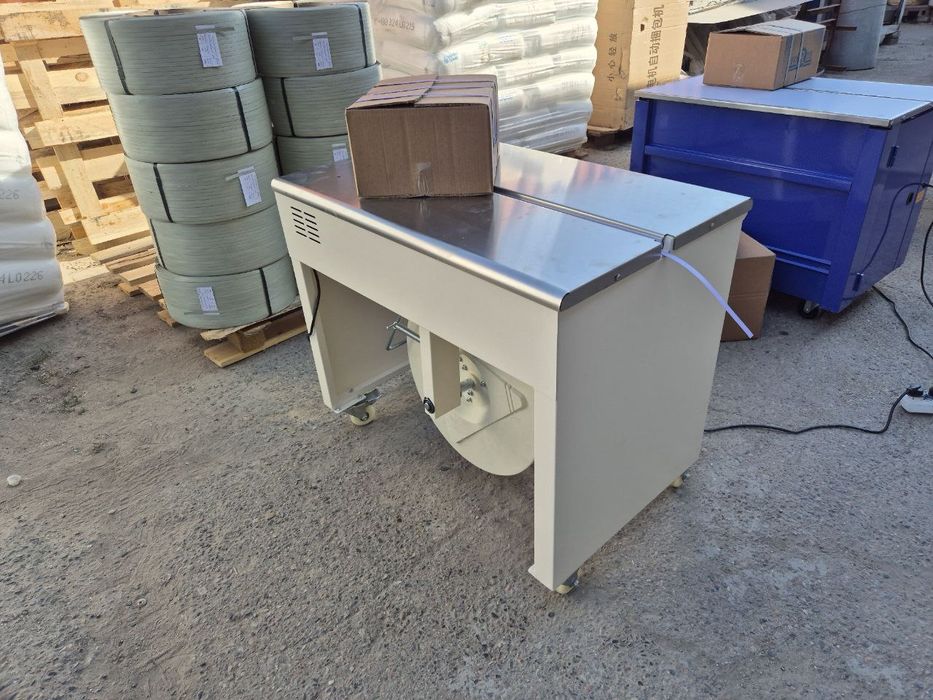 Полуавтоматическая упаковочная машина с полипропиленовой лентой. Pp