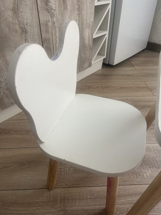 Детский стол в хорошем состояний