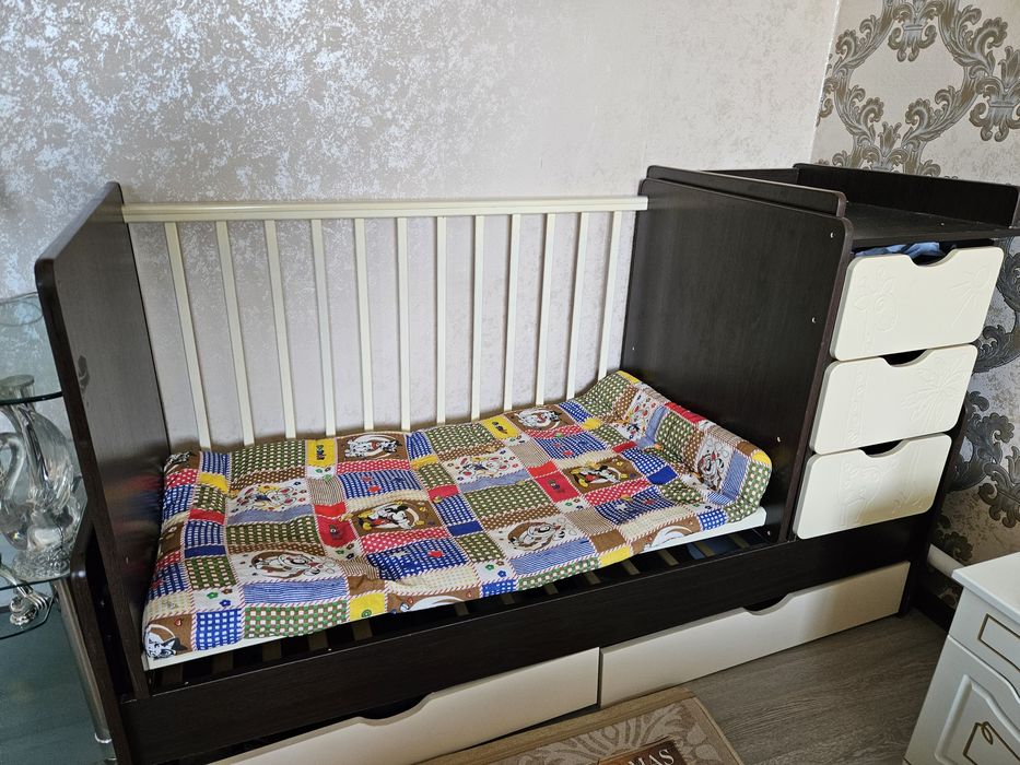 Детская кровать жираф