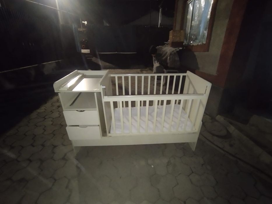Манеж продам с матрасом