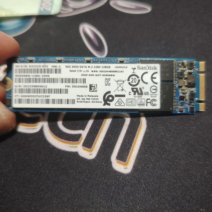SanDisk ssd  128gb как новий