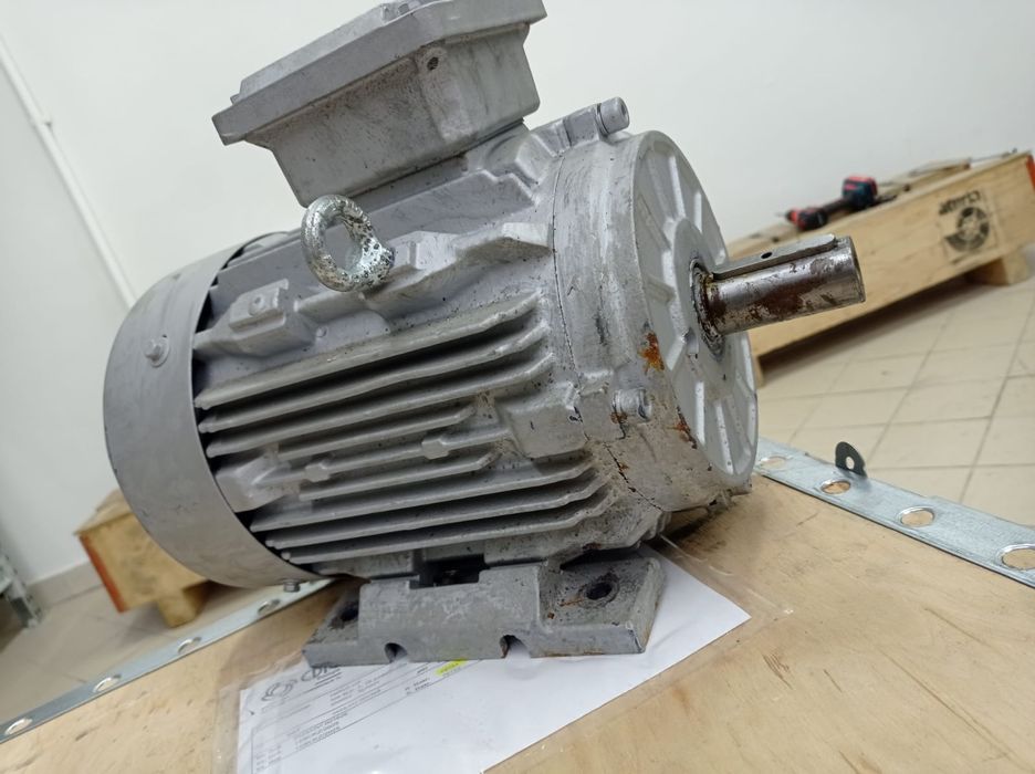 Продаю электро двигатель
