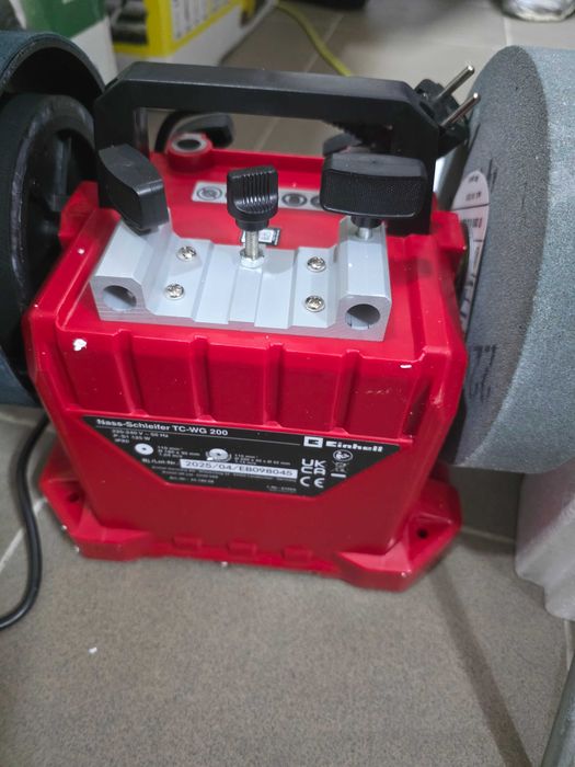 Polizor de banc umed/uscat Einhell TC-WG 200