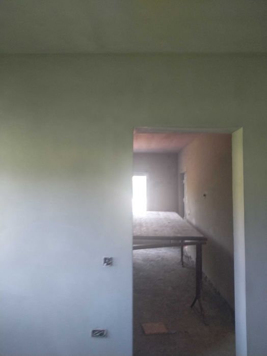 Execut tencuieli mecanizate, finisaje interioare si exterioare