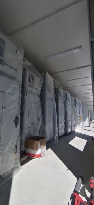 Hale metalice containere usi panouri fundati la cheie