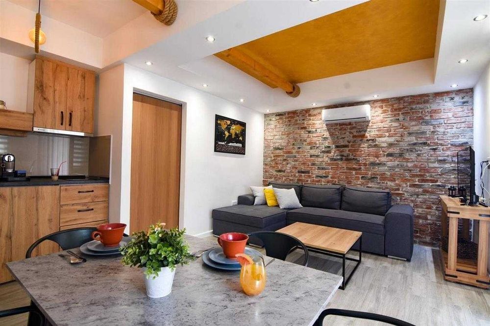 Дава се под наем Къща в с. Марково, Област Пловдив - 290 кв.м за 918 € - Снимка #1