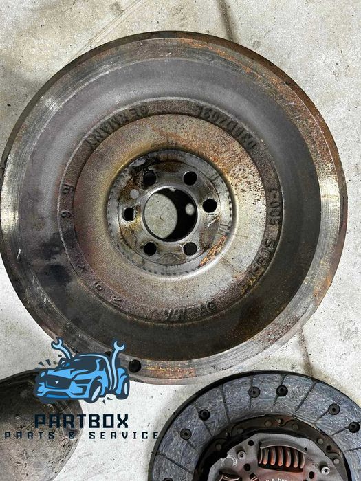 Комплект съединител с твърд маховик VW Golf VI 2012