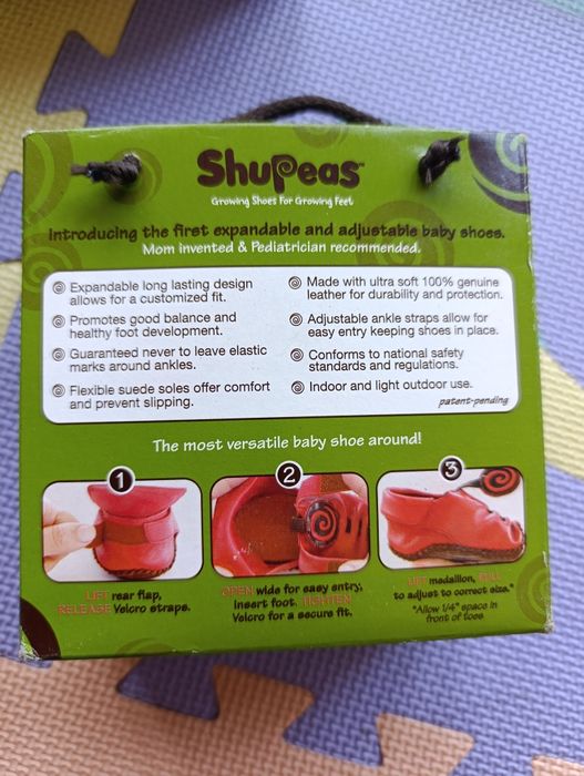 Первая обувь для малыша (пинетки)