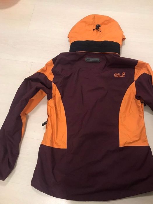 Дамско яке ветровка Jack Wolfskin