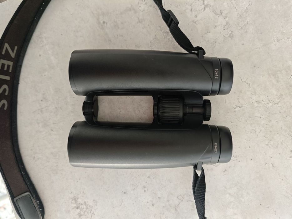Zeiss Victory SF 10x42