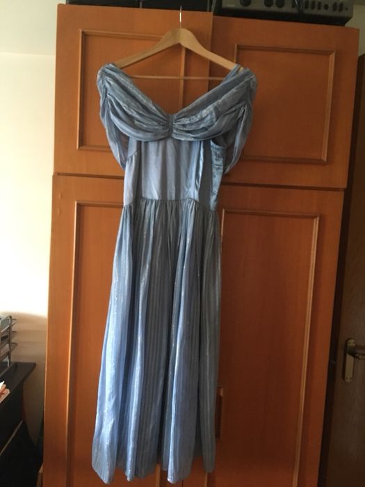 Vand rochii panza topita masura 38-40