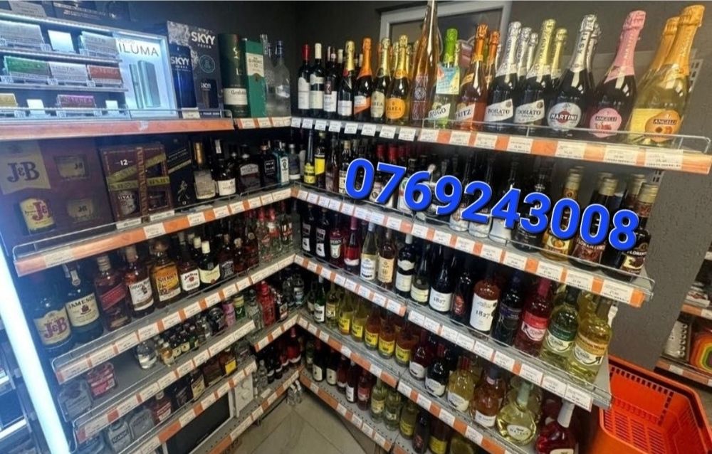 Vand rafturi pentru supermarket