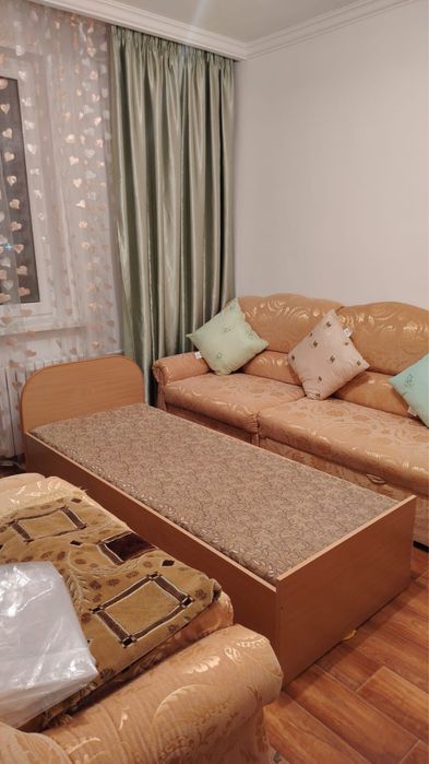 Продам б/у кровать в хорошем состоянии.