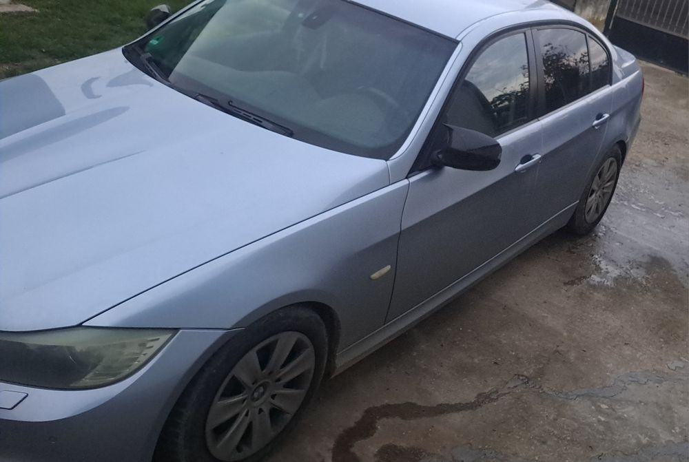 Vând bmw seria 3 e90 320d facelift