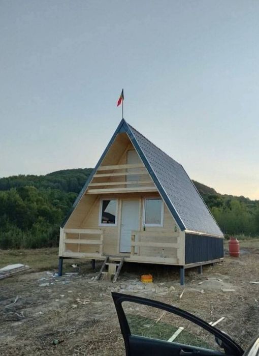 Vând cabane de lemn