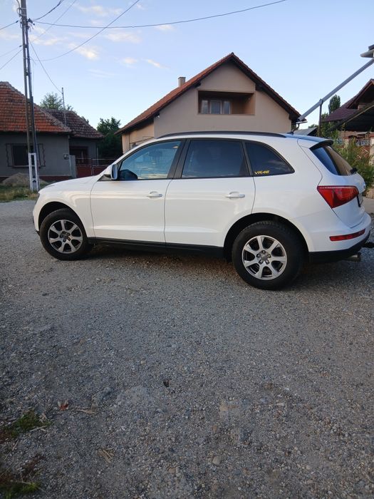 Vind audi Q 5 benzina
