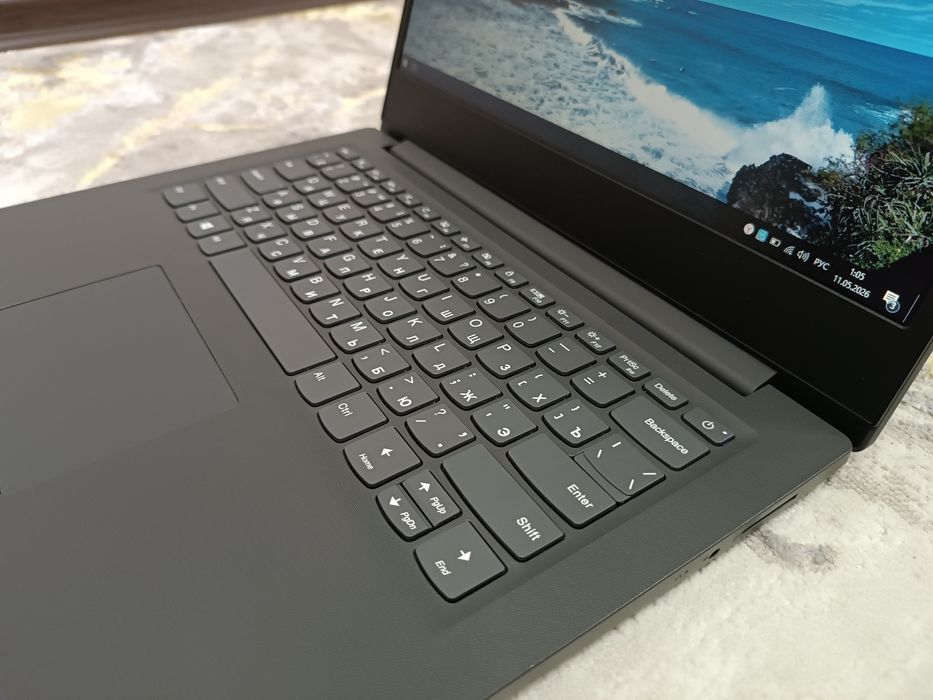 Ноутбук LENOVO V14 Windows 10.