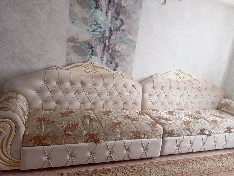 Продается диван вместе шторм