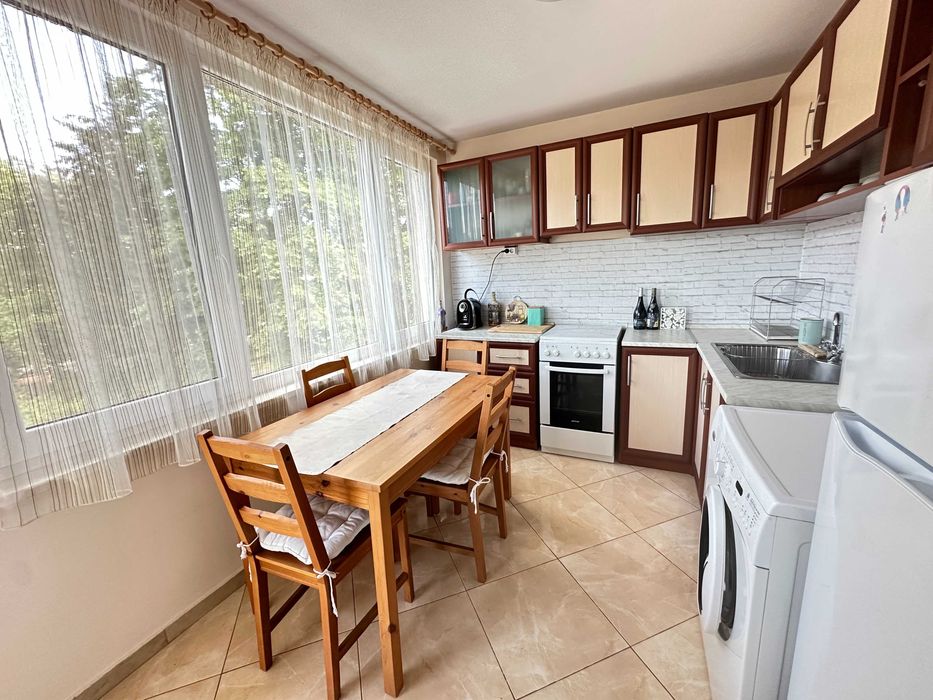 Дава се под наем Двустаен апартамент в Правец - 68 кв.м за 331.5 € - Снимка #2