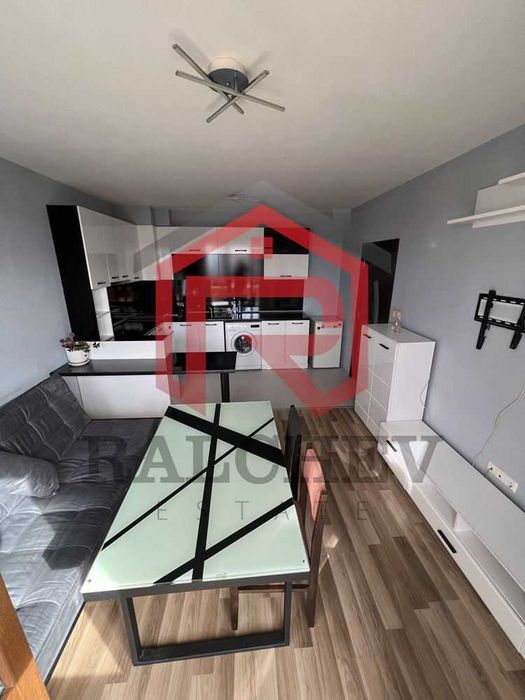 Дава се под наем Двустаен апартамент в Варна, Възраждане 3 - 50 кв.м за 382.5 € - Снимка #2