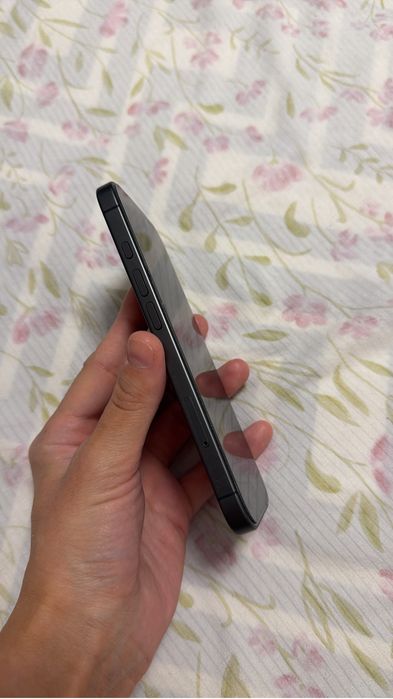 iPhone 17 б/у 100 емк