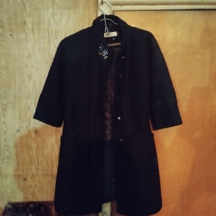 Продаю короткие пальто