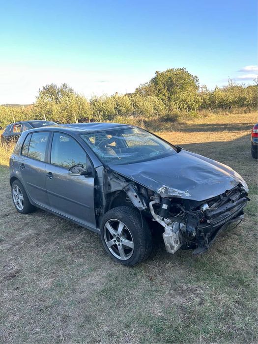 Голф 5 на части