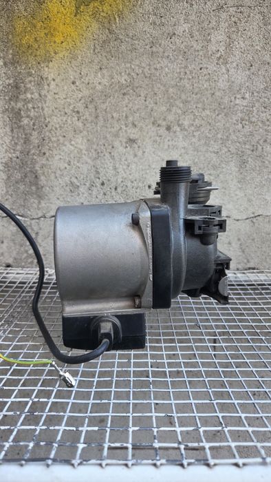 Помпа за газово котле Bosch Grundfos UPS 15-60 CESA02