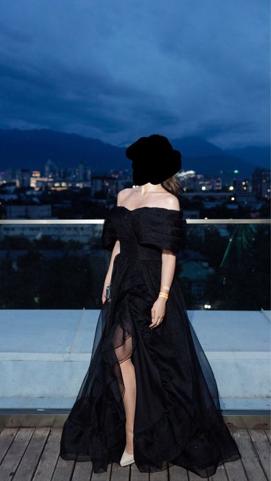 Вечернее платье. Идеально подойдет для выпускного