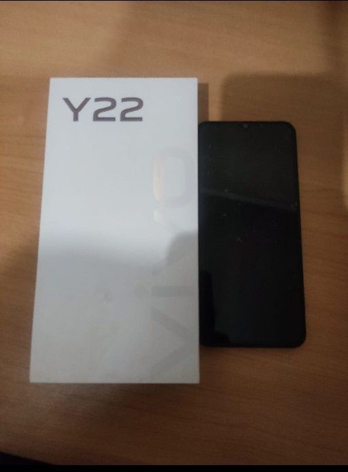 Vivo Y22 + Motorola Moto E14