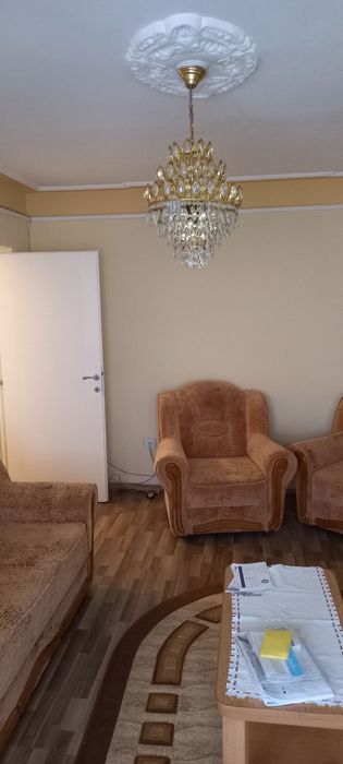 Închiriez apartament cu două camere